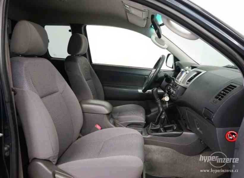 Toyota Hilux Extra Cab Life 4X4 2,5D 106kw - foto 5