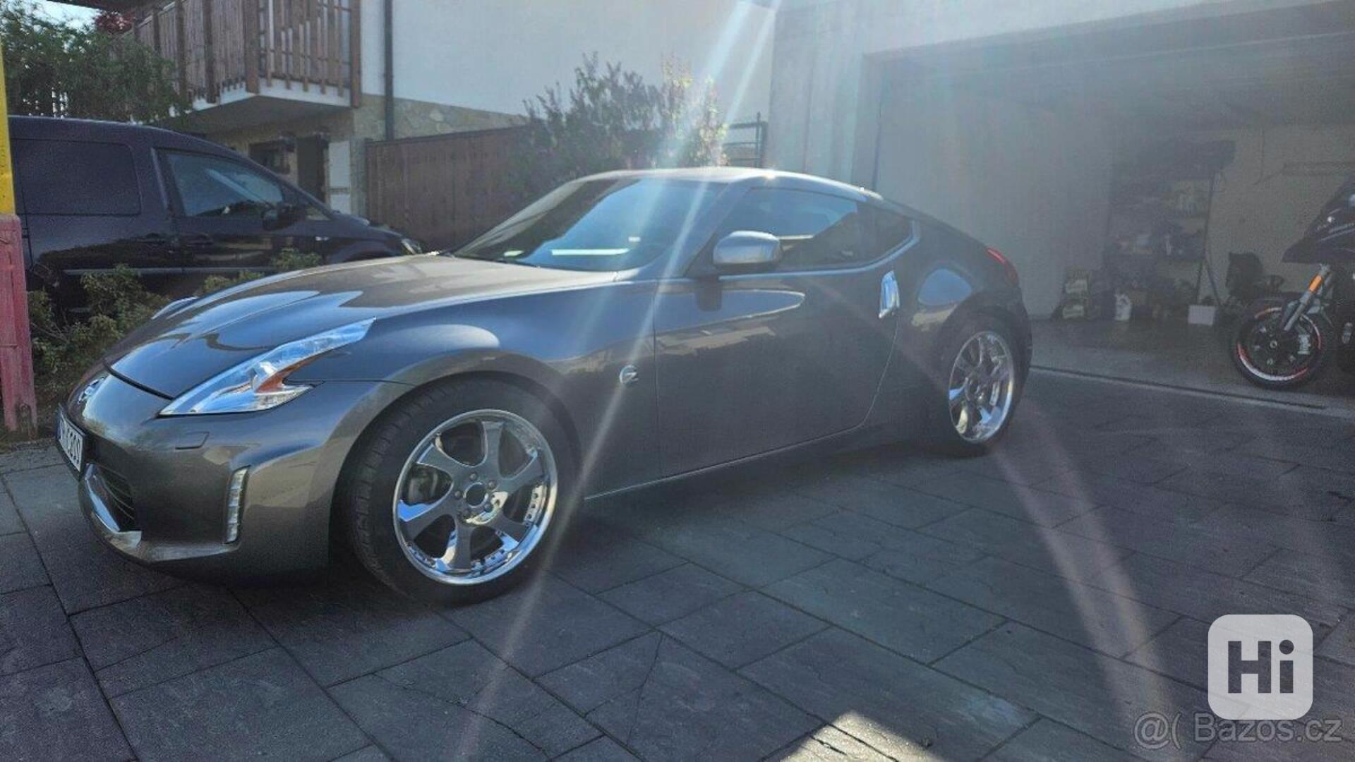 Nissan 370 Z - foto 1