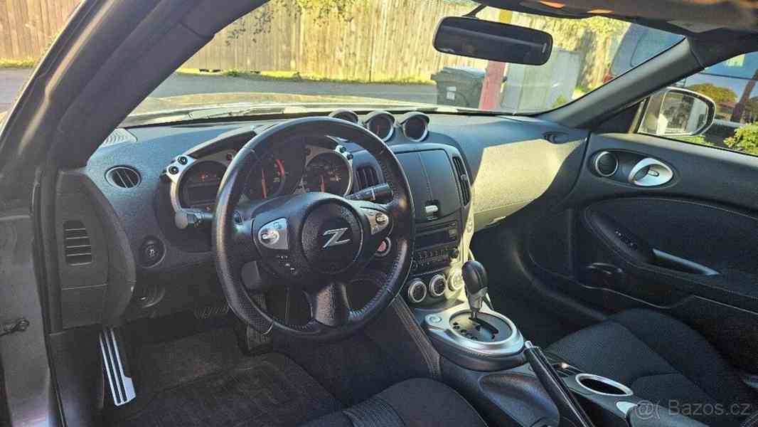 Nissan 370 Z - foto 2