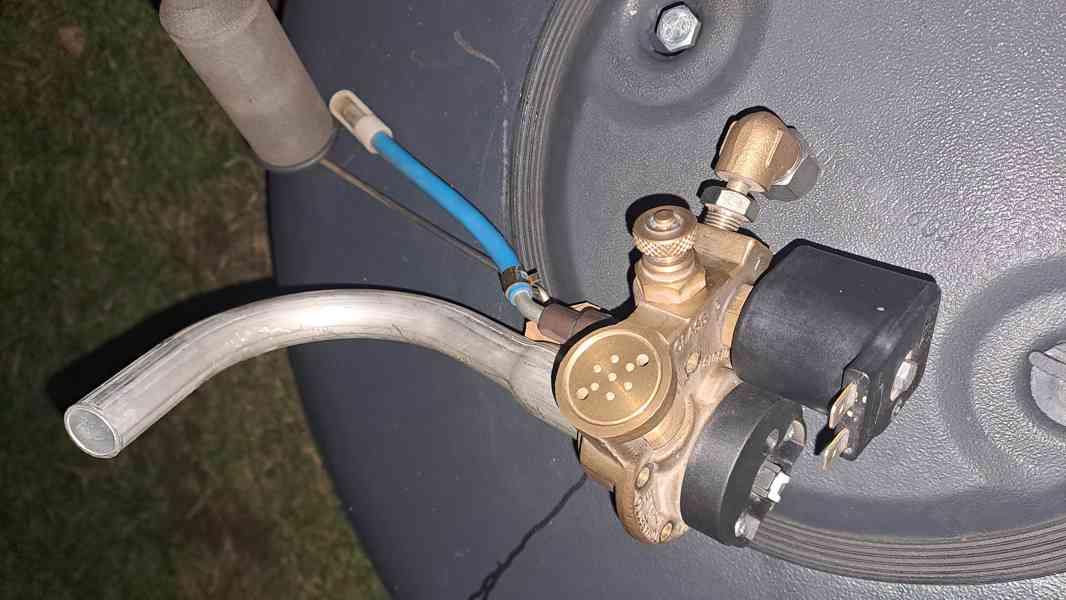 LPG nádrž + multiventil 48l - foto 2