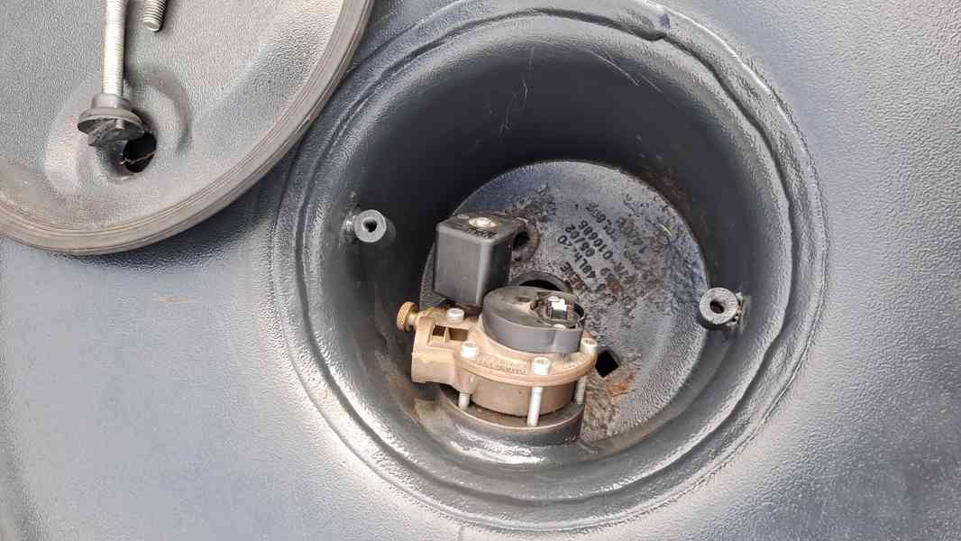 LPG nádrž + multiventil 48l - foto 3