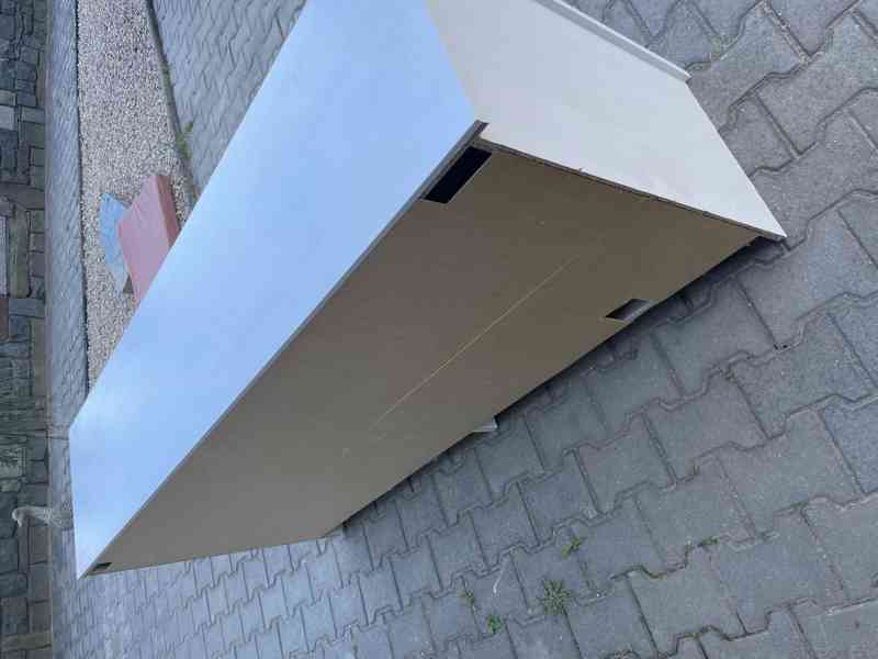 Bílo-černá komoda / TV stolek se zásuvkami - foto 4