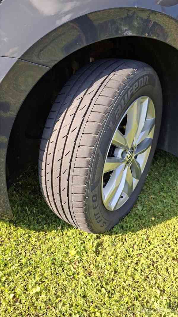 Volkswagen Touran 2,0   TDI,110kw,DSG,Tažné,Servisní K - foto 8