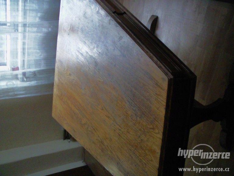 Stůl atypický dřevěný se 3 zásuvkama. - foto 3