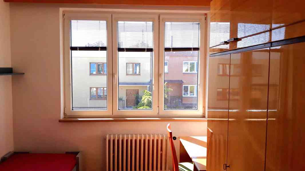 1. a 2.lůž. pok. v dívčím 3+1 RD, studentky/ml. pracující - foto 2