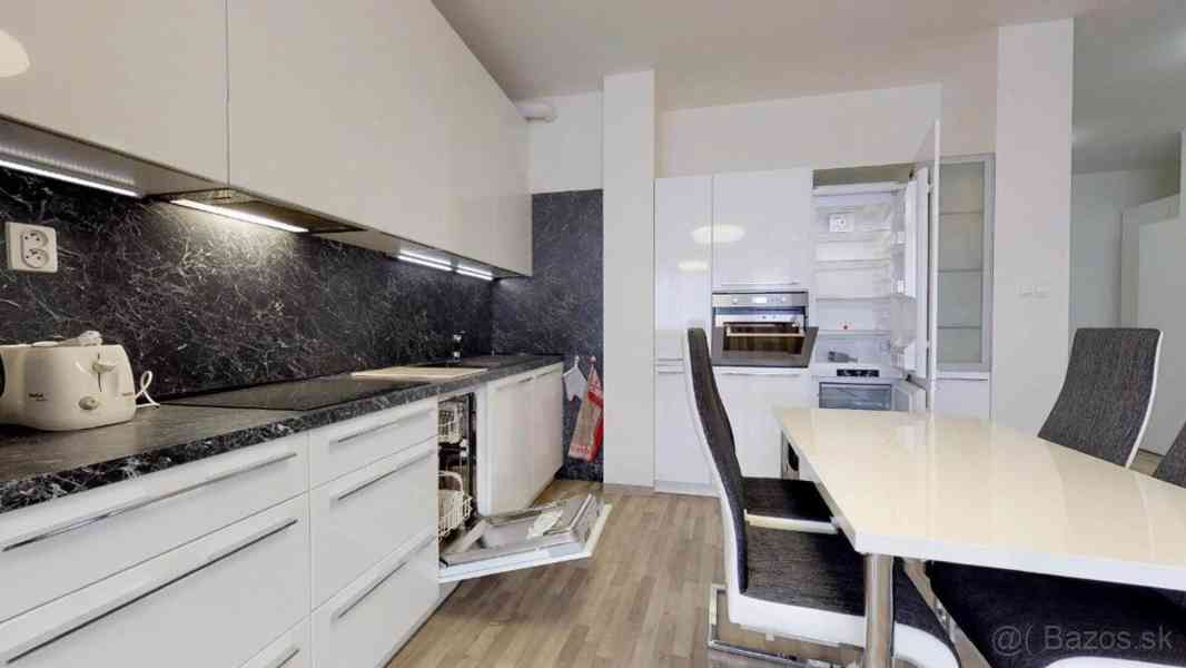 PROSTORNÝ BYT 2+KK S LODŽIÍ A GARÁŽÍ – PRAHA 5, SMÍCHOV - foto 7