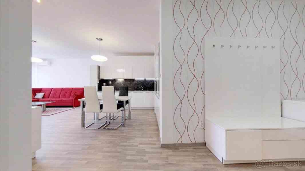 PROSTORNÝ BYT 2+KK S LODŽIÍ A GARÁŽÍ – PRAHA 5, SMÍCHOV - foto 4