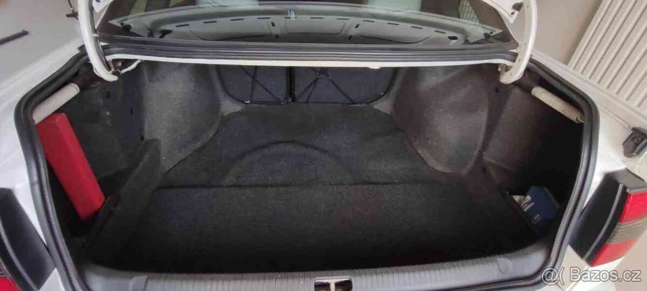 Volkswagen Passat 1,9 - foto 12