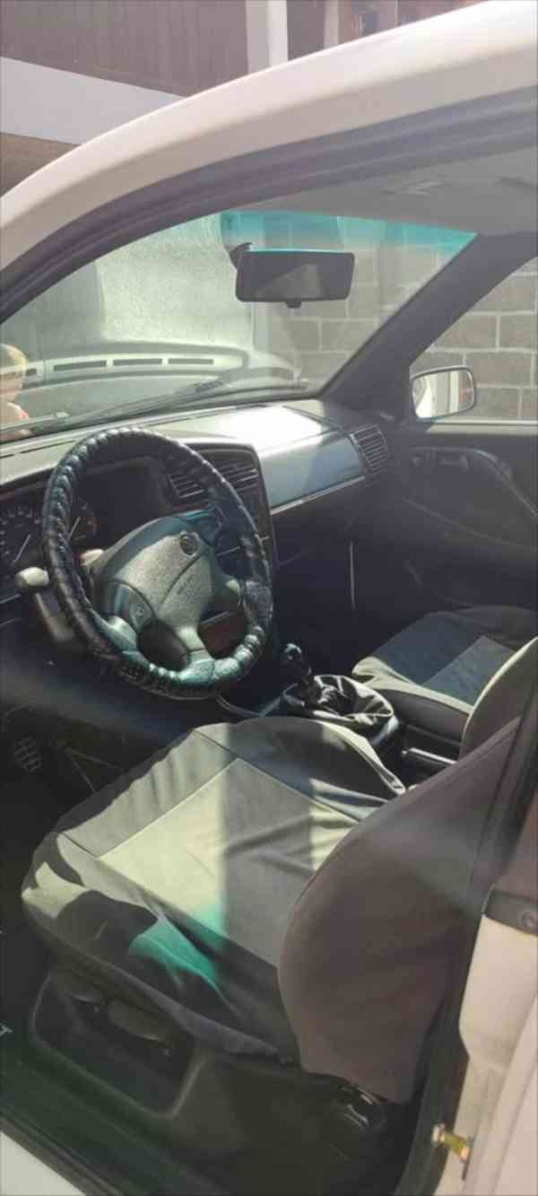 Volkswagen Passat 1,9 - foto 2