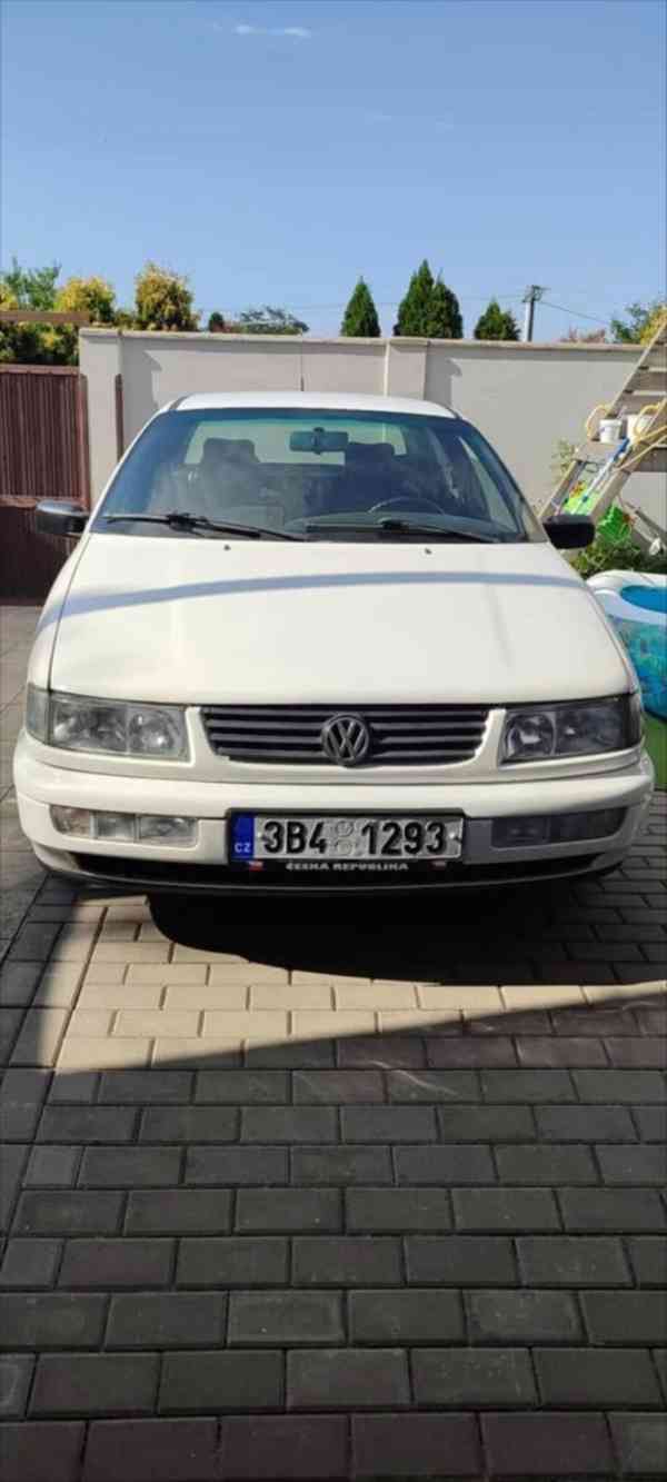 Volkswagen Passat 1,9 - foto 1