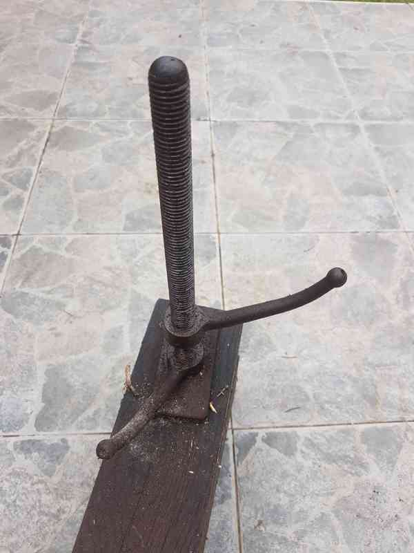 Ruční lis z masivního dřeva - foto 3