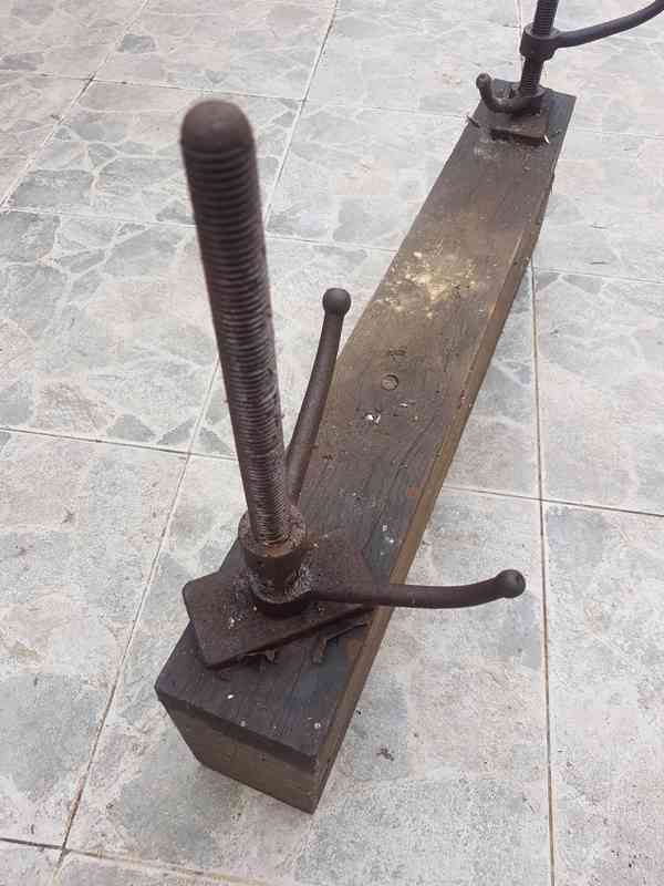 Ruční lis z masivního dřeva - foto 2