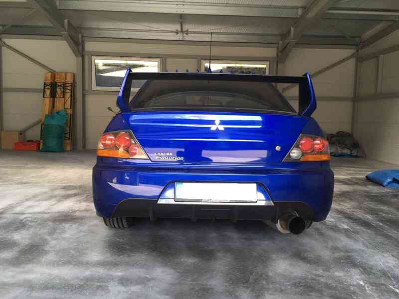 Mitsubishi Lancer Evolution IX - foto 2