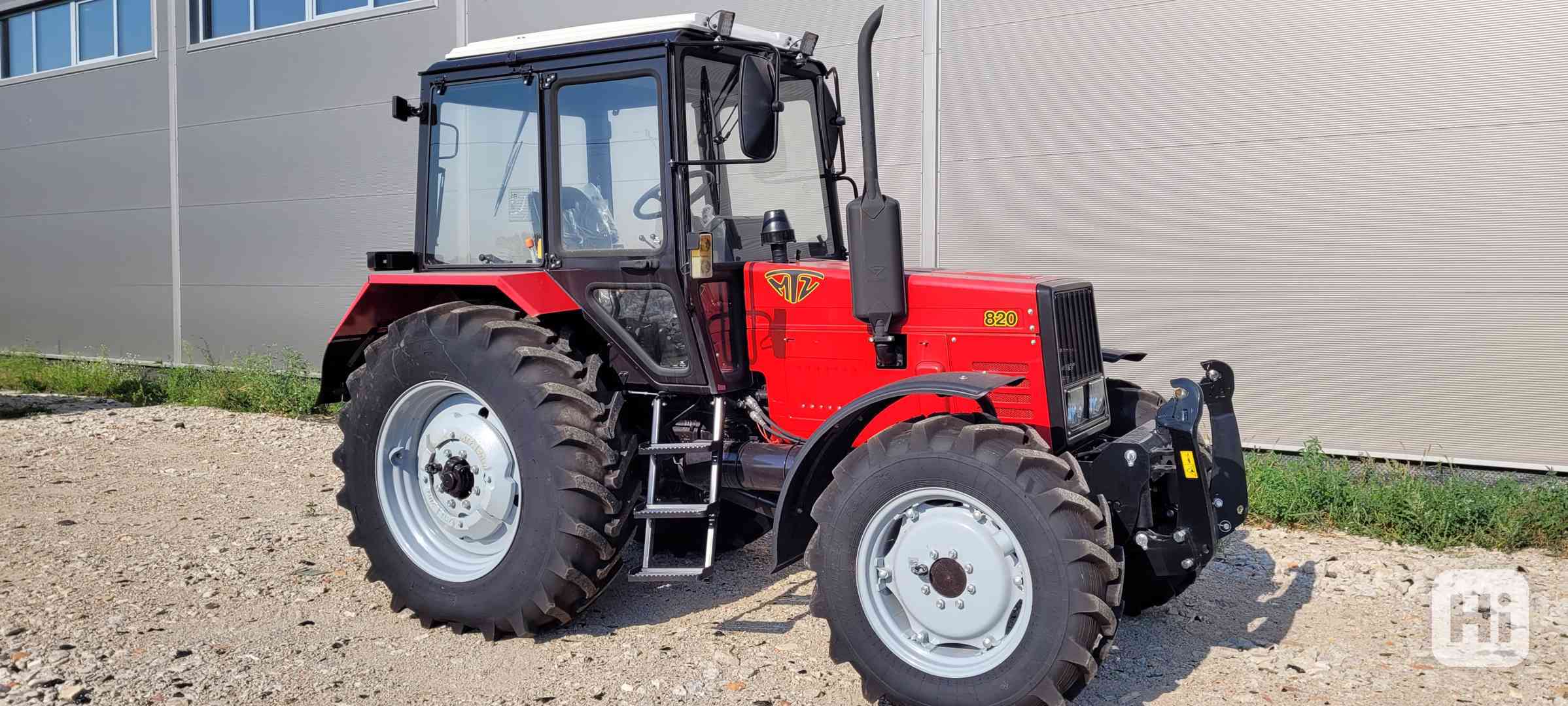 Prodam traktor Belarus 820 kovová kapataže - foto 1