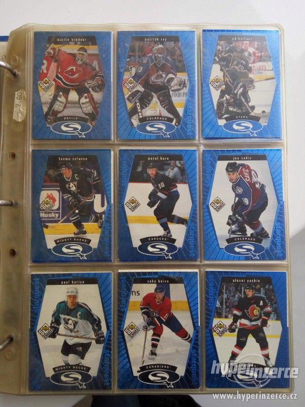 Cca 600 karet hráčů NHL - foto 1