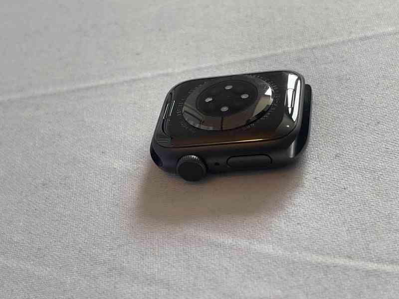 Apple Watch Series 6 GPS Aluminium 40 mm v provedení Spac... - foto 7