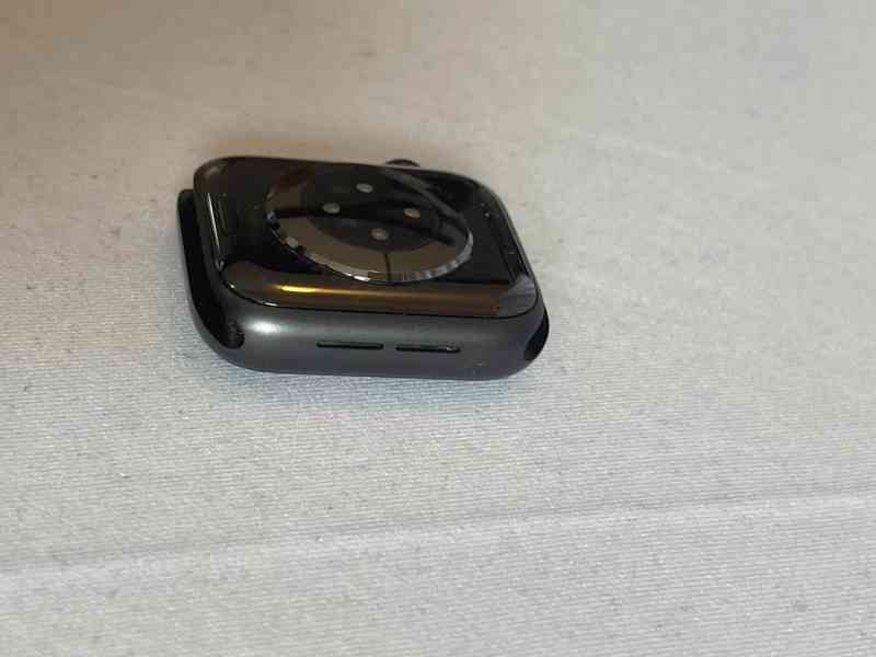Apple Watch Series 6 GPS Aluminium 40 mm v provedení Spac... - foto 8