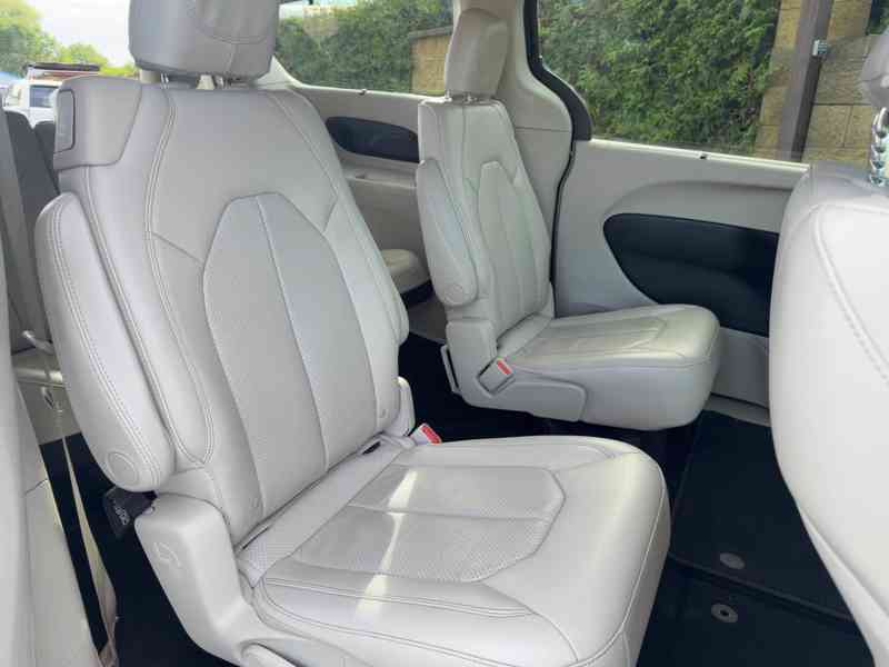  Chrysler Pacifica 3,6 Limited LPG Radar 360 2018 - foto 9