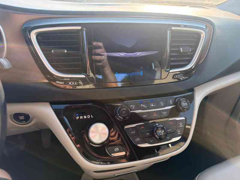  Chrysler Pacifica 3,6 Limited LPG Radar 360 2018 - foto 17