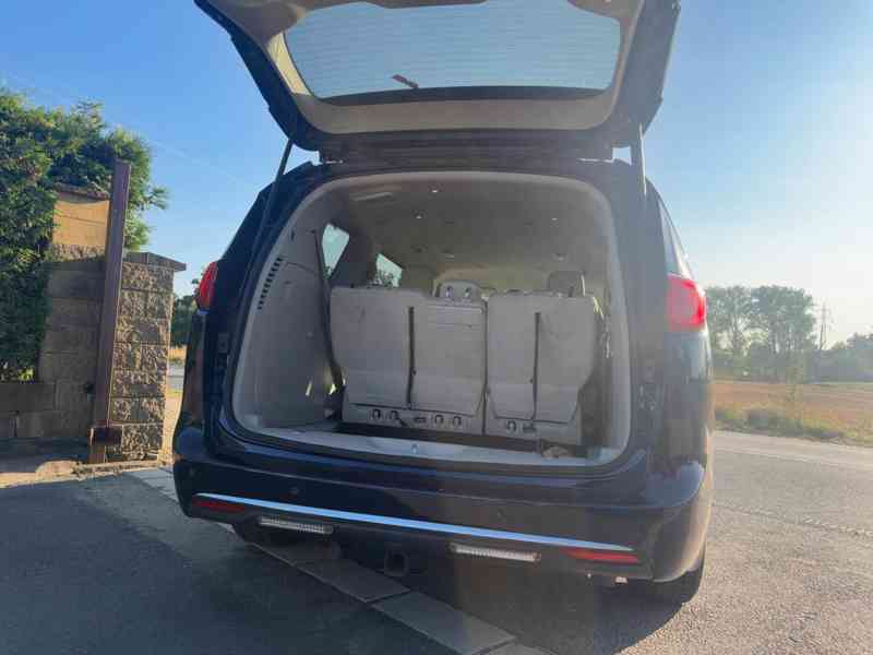  Chrysler Pacifica 3,6 Limited LPG Radar 360 2018 - foto 7