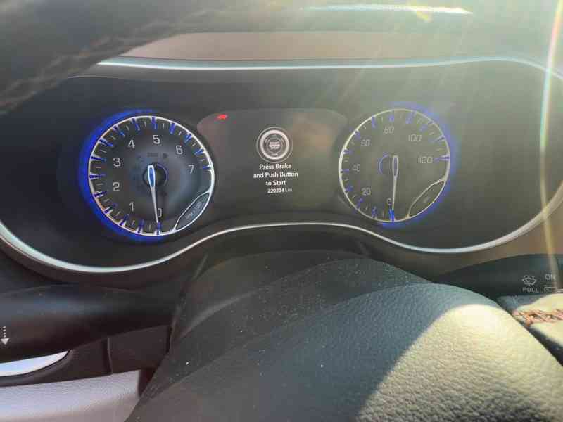  Chrysler Pacifica 3,6 Limited LPG Radar 360 2018 - foto 15