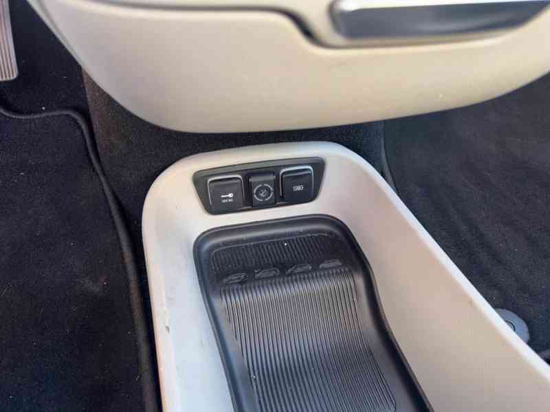  Chrysler Pacifica 3,6 Limited LPG Radar 360 2018 - foto 19