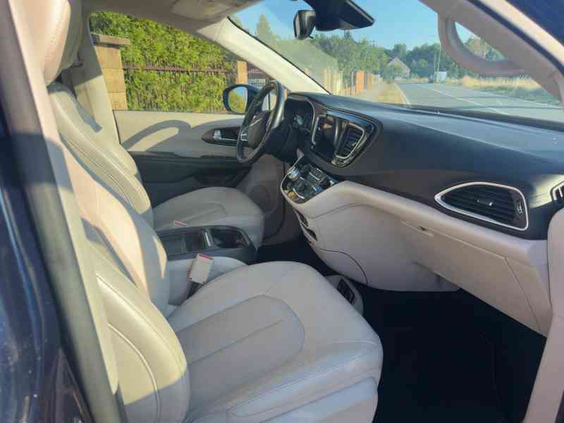  Chrysler Pacifica 3,6 Limited LPG Radar 360 2018 - foto 10