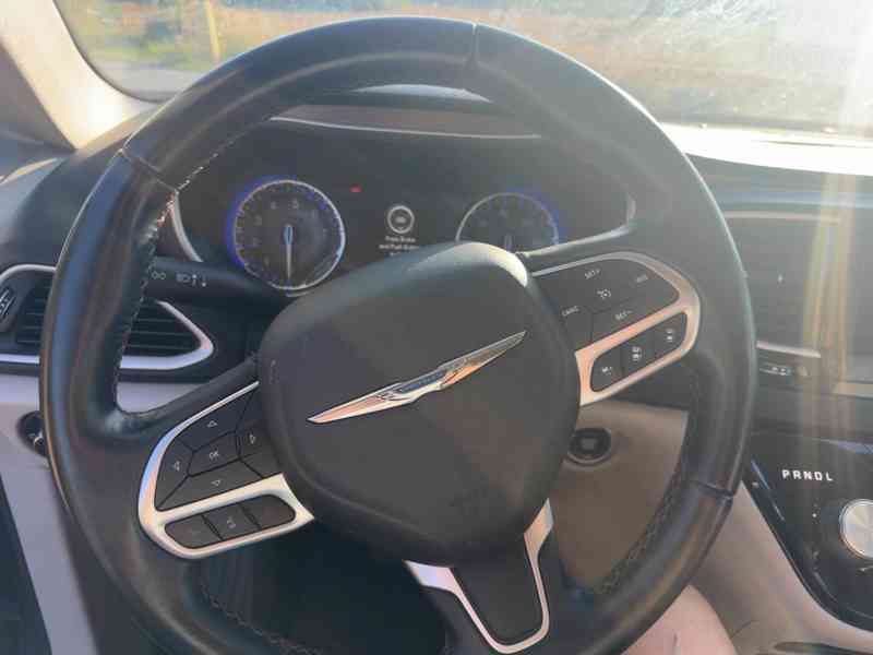  Chrysler Pacifica 3,6 Limited LPG Radar 360 2018 - foto 17