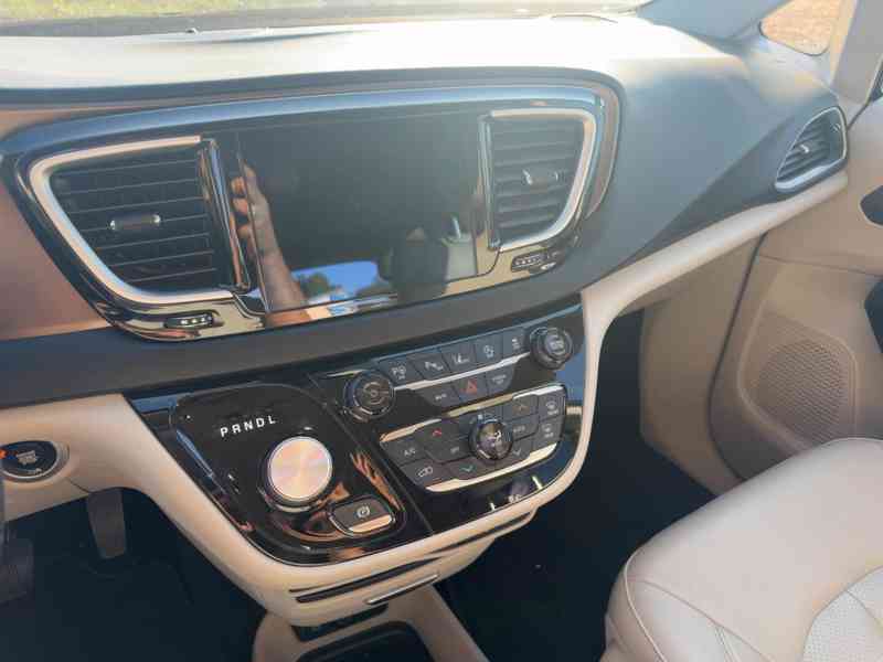  Chrysler Pacifica 3,6 Limited LPG Radar 360 2018 - foto 16