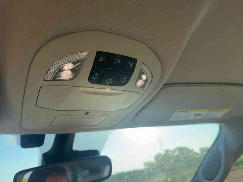  Chrysler Pacifica 3,6 Limited LPG Radar 360 2018 - foto 18
