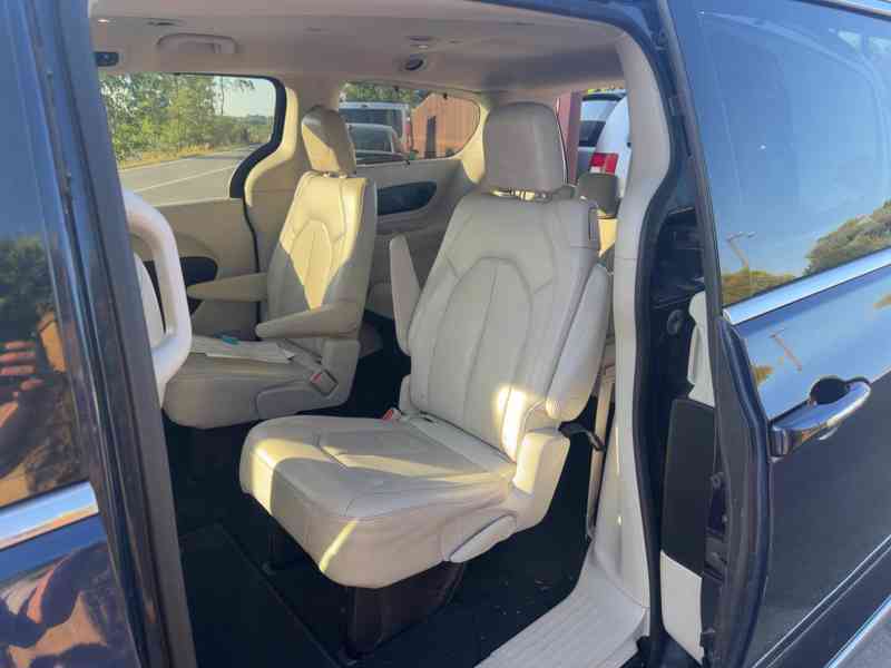  Chrysler Pacifica 3,6 Limited LPG Radar 360 2018 - foto 12