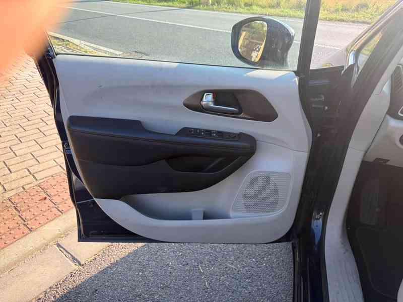  Chrysler Pacifica 3,6 Limited LPG Radar 360 2018 - foto 15