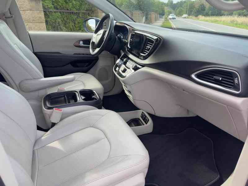  Chrysler Pacifica 3,6 Limited LPG Radar 360 2018 - foto 10