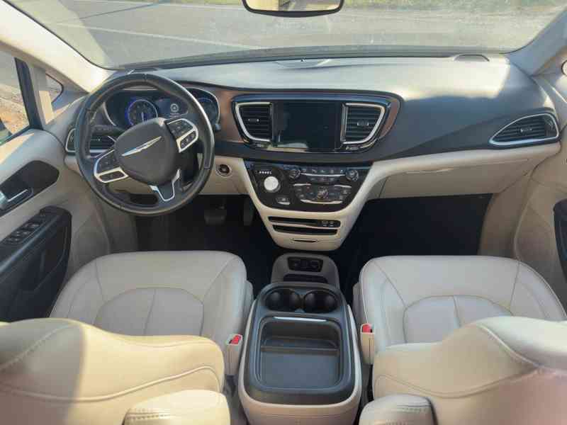  Chrysler Pacifica 3,6 Limited LPG Radar 360 2018 - foto 11