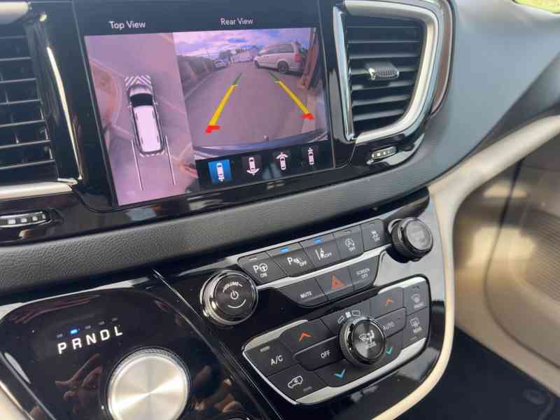  Chrysler Pacifica 3,6 Limited LPG Radar 360 2018 - foto 17
