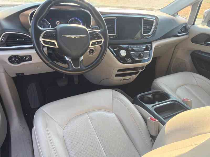  Chrysler Pacifica 3,6 Limited LPG Radar 360 2018 - foto 14