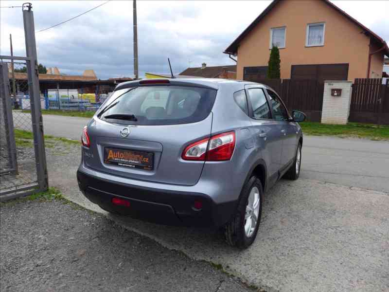 Nissan Qashqai 1,6 i DIGI AC, SERVIS, 1.MAJ - foto 3