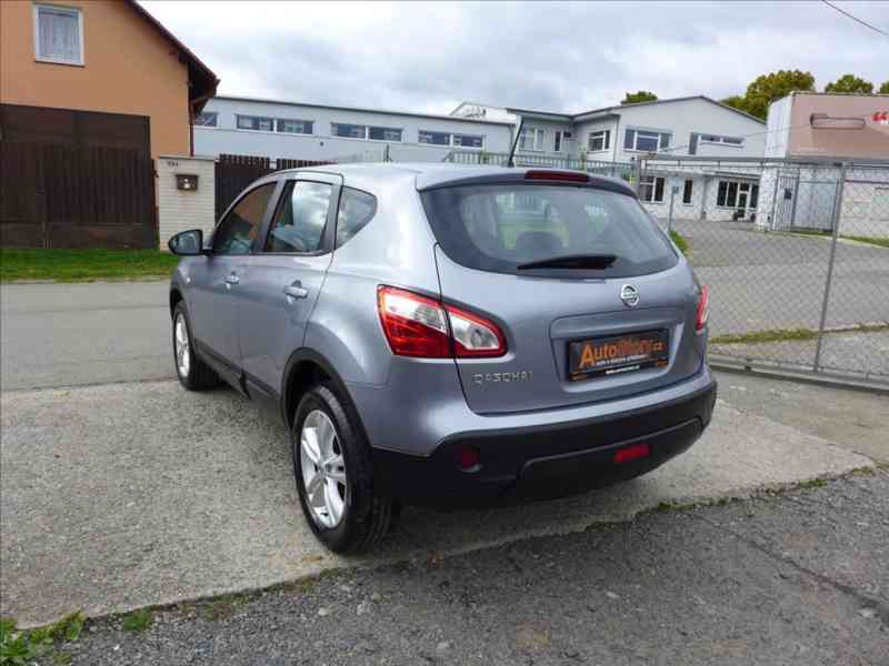 Nissan Qashqai 1,6 i DIGI AC, SERVIS, 1.MAJ - foto 4