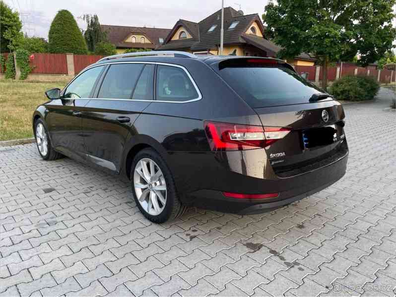 Škoda Superb 2,0   III - foto 19