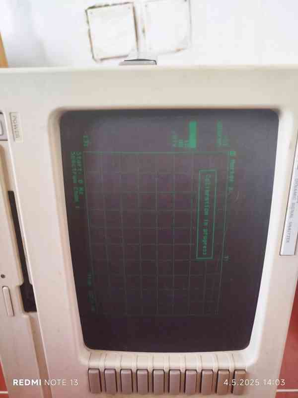 HP 35660A - fyzikální měřicí přístroj - foto 16
