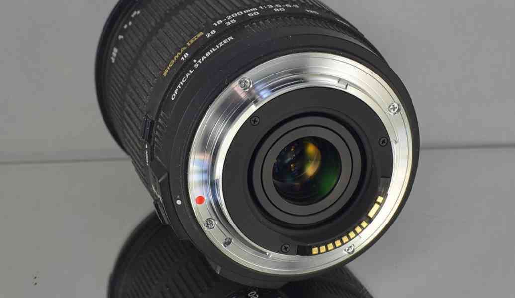 pro Canon - Sigma DC 18-200mm 1:3.5-6.3 OS **APS-C - foto 4