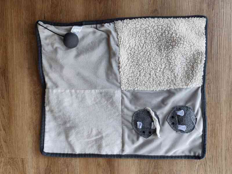 Prodám hrací dečku pro kočičku