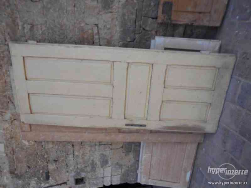 Dřevěné kazetové dveře-č.151 - foto 3
