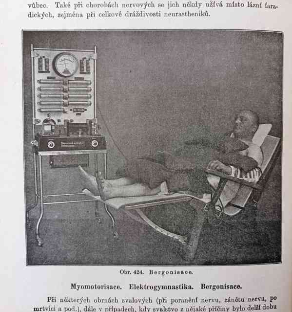 Starožitné knihy Přírodní léčba a domácí lékař z roku 1923 - foto 10