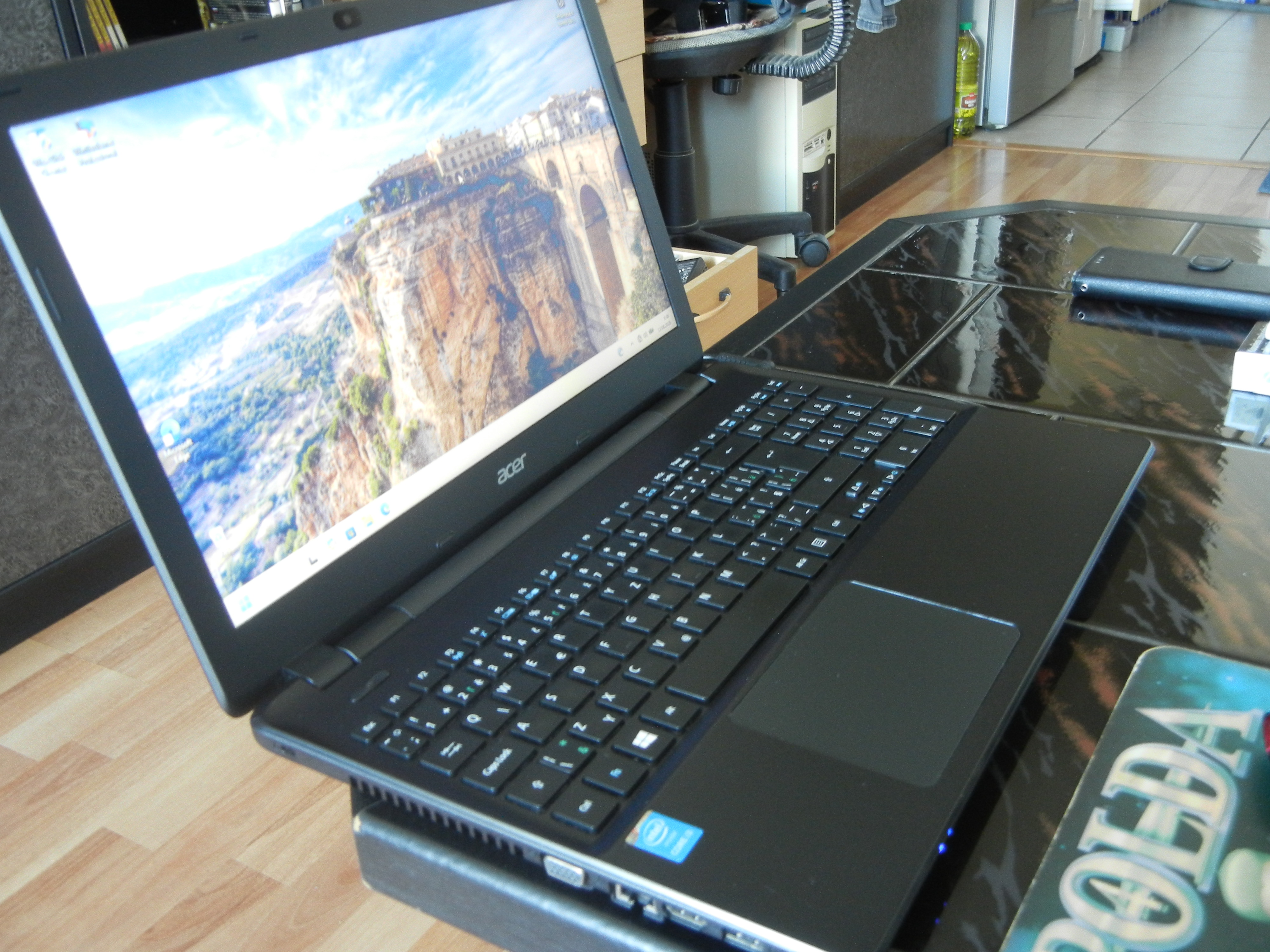 Acer TravelMate P256-M - foto 4