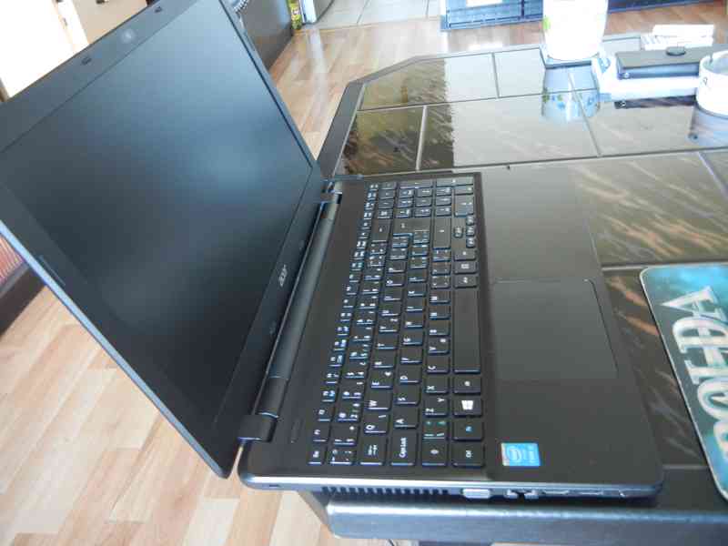 Acer TravelMate P256-M - foto 2
