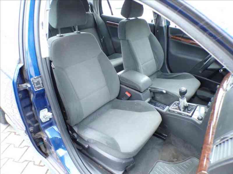 Opel Vectra 2,0 DTI - foto 10