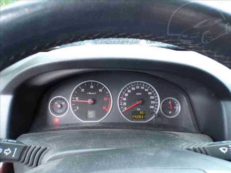 Opel Vectra 2,0 DTI - foto 6