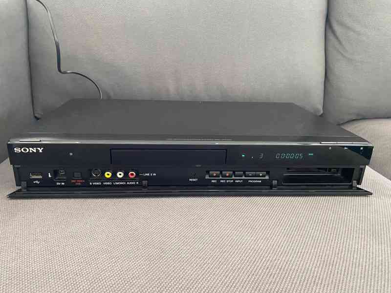 DVD / HDD rekordér Sony RDR-DC105 - foto 2