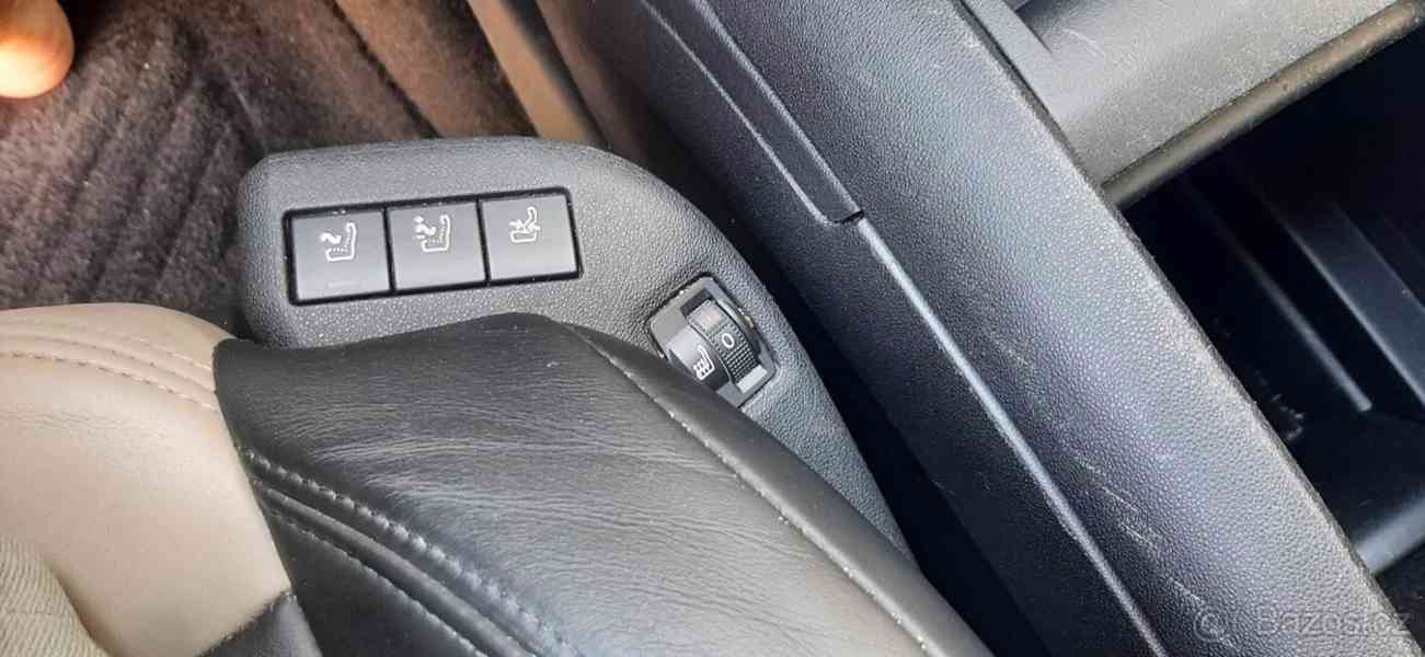 Citroën Grand C4 Picasso 2,0   130 kW velmi velmi nadstandar - foto 12